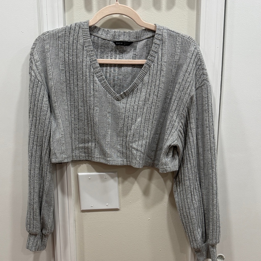 SHEIN Gray Ribbed V-Neck Crop Top